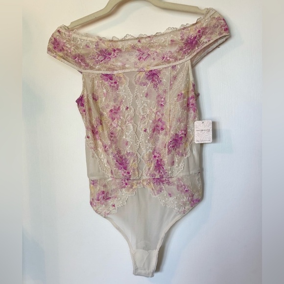NEW Free People Spring Soiree Printed Floral Lace Off-Shoulder Bodysuit- Small - Picture 4 of 10